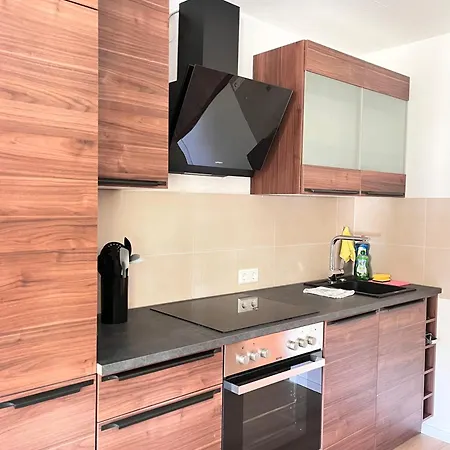 - Natur, Wellness Und Komfort *